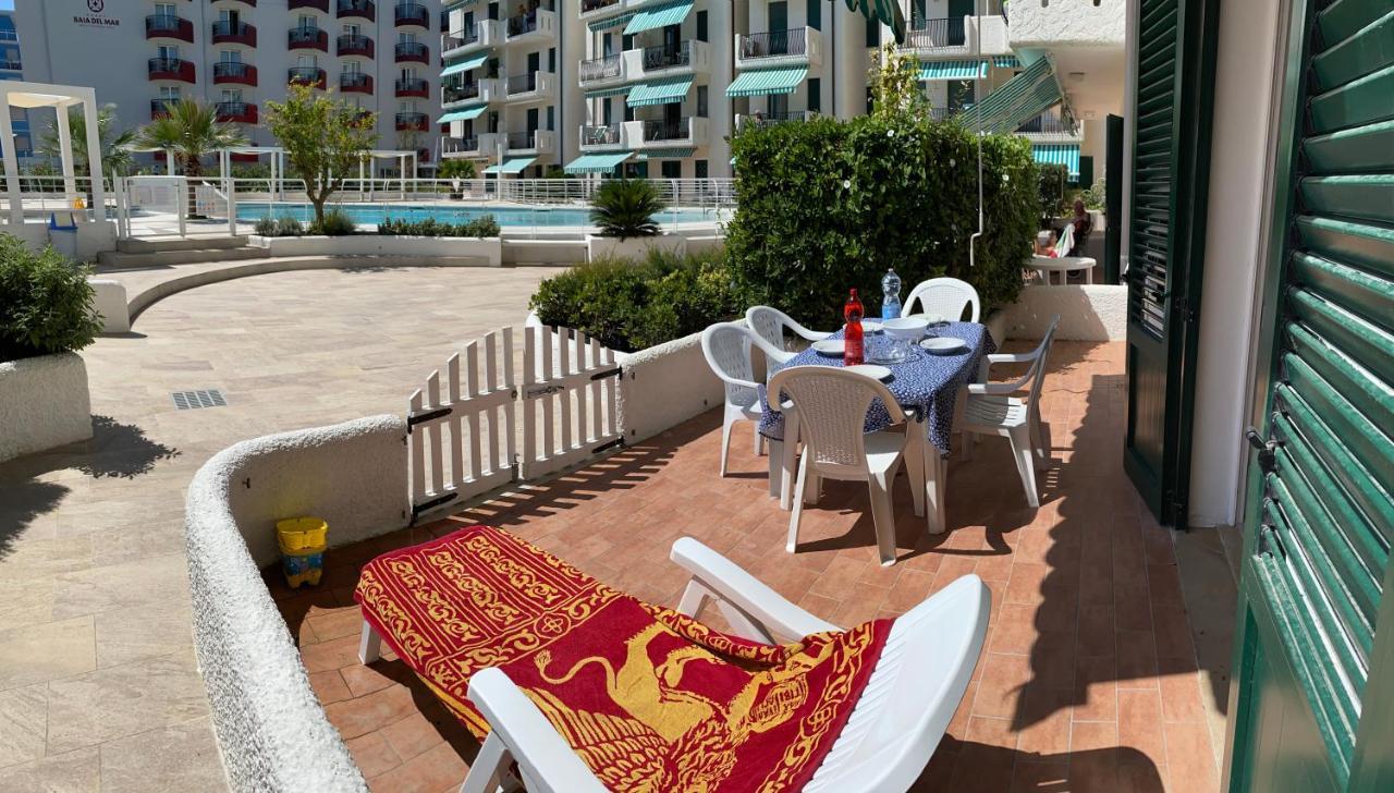 Residence El Palmar Fronte Mare, Fronte Spiaggia Lido di Jesolo Exterior photo
