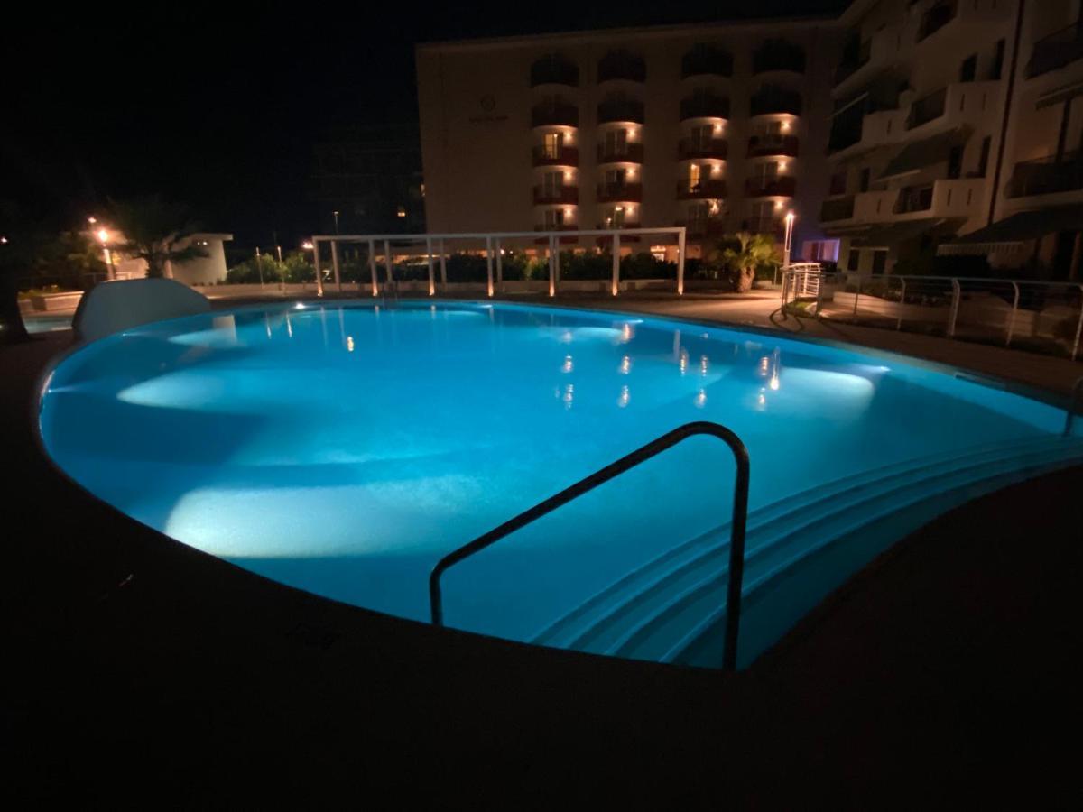 Residence El Palmar Fronte Mare, Fronte Spiaggia Lido di Jesolo Exterior photo